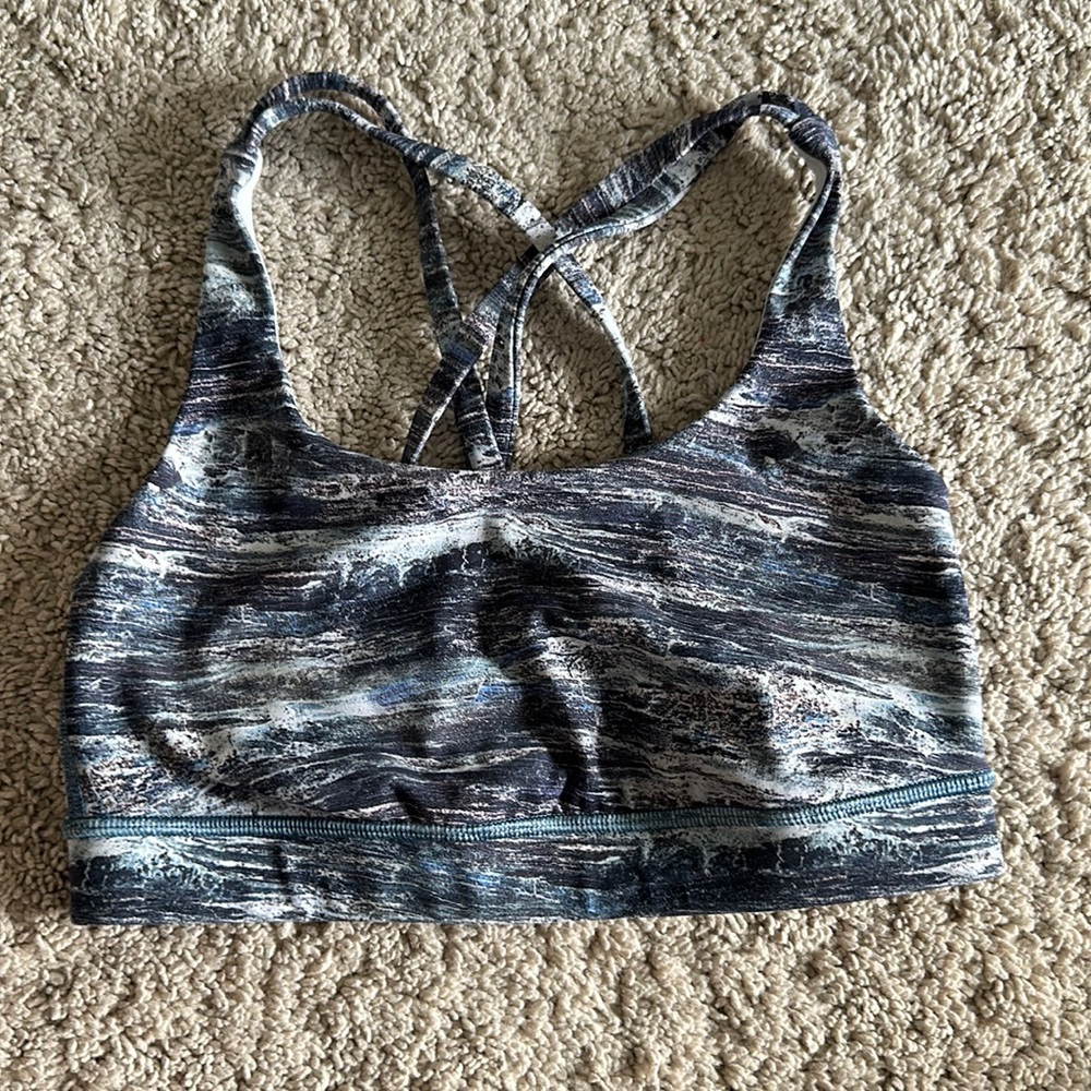 Lululemon sports bra